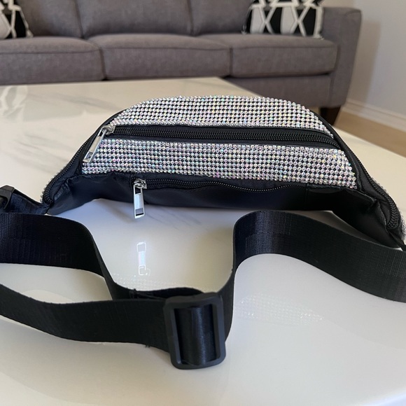 Poster girl rhinestone fanny pack - Picture 3 of 4